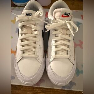Nike White and Black Low Court Legacy Lift Platform Sneakers. Women’s size 8.5